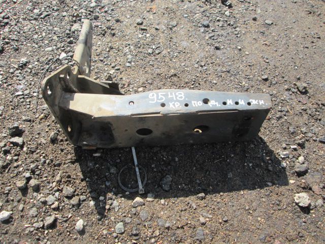 Кронштейн подножки нижний правый Мерседес актрос MP1 9425203033